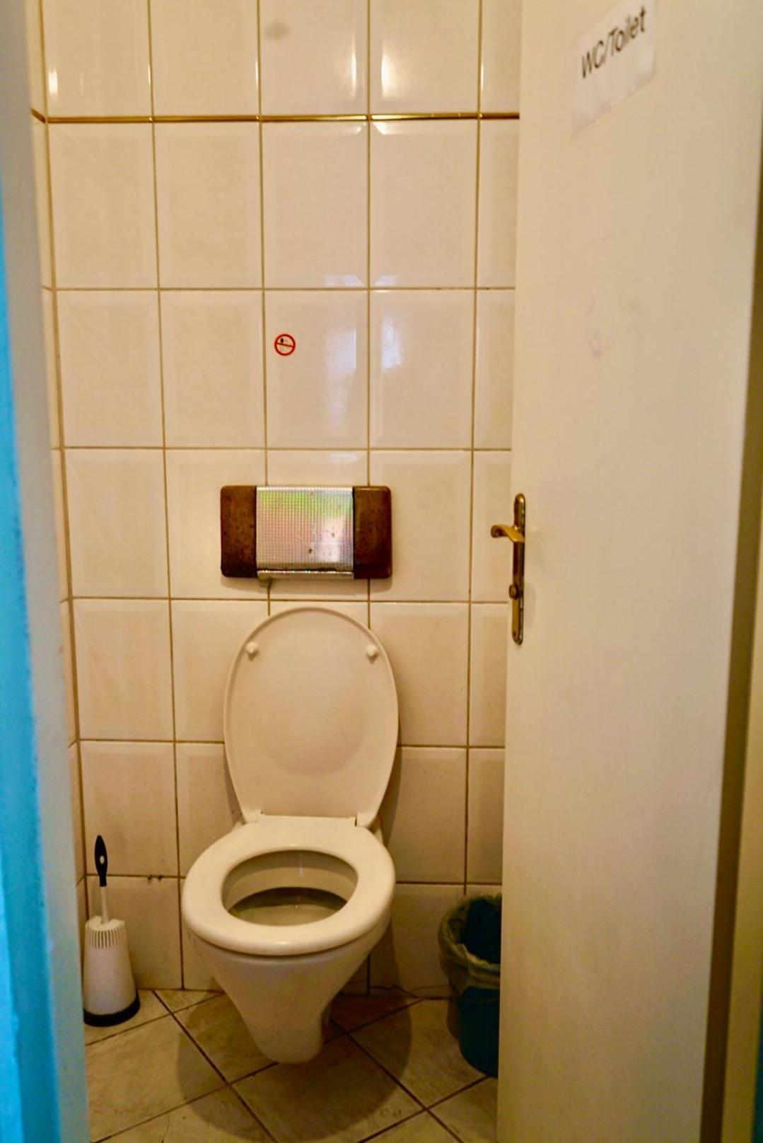 U6 Schoepfwerk Home Вена Экстерьер фото